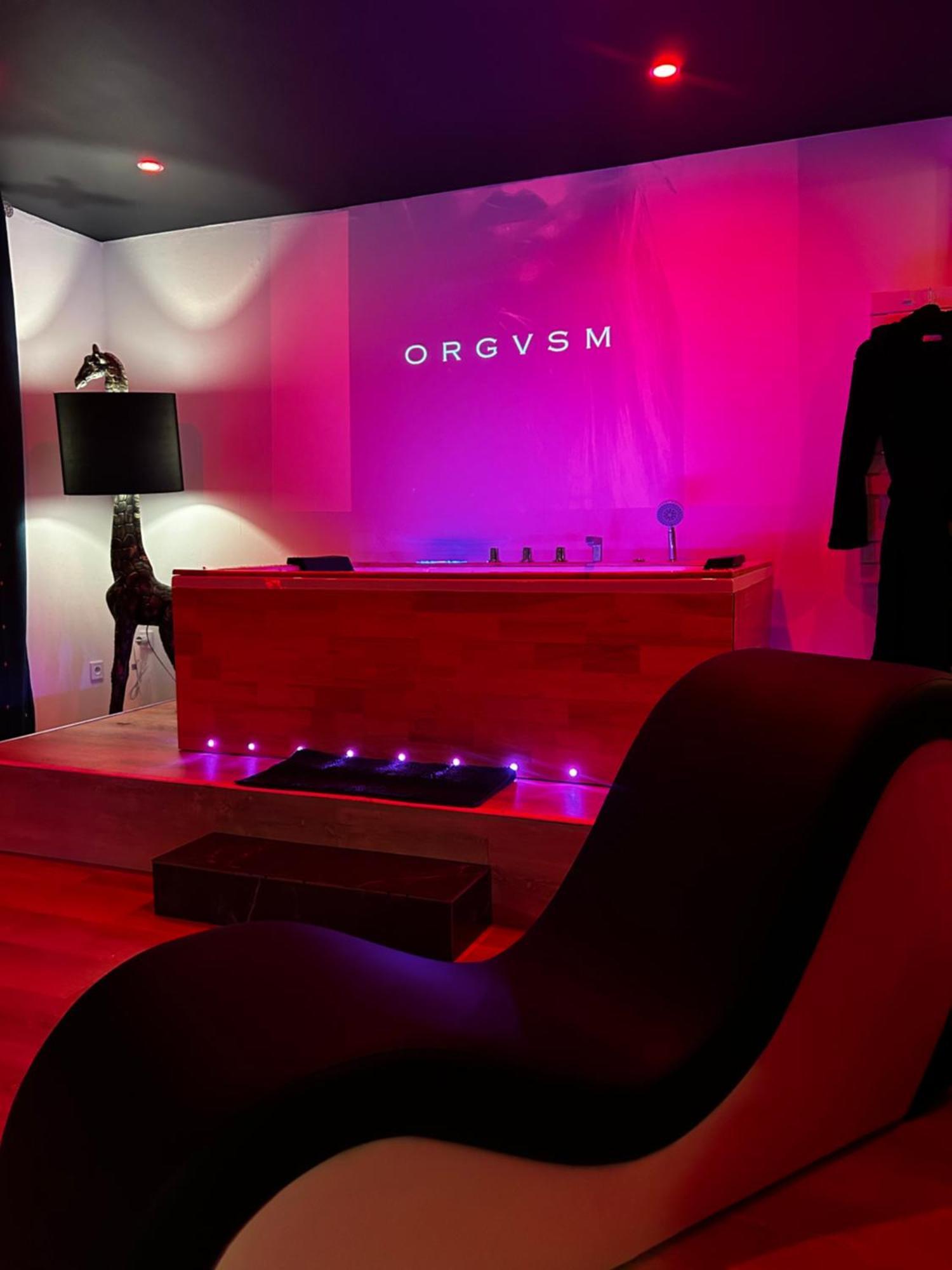 Love Room Haut De Gamme - L'Extase Avec Jacuzzi Violaines Экстерьер фото